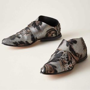 Hand made in USA. Heavenly Cydwoq “Serafina” embossed leather shoes. New in box!